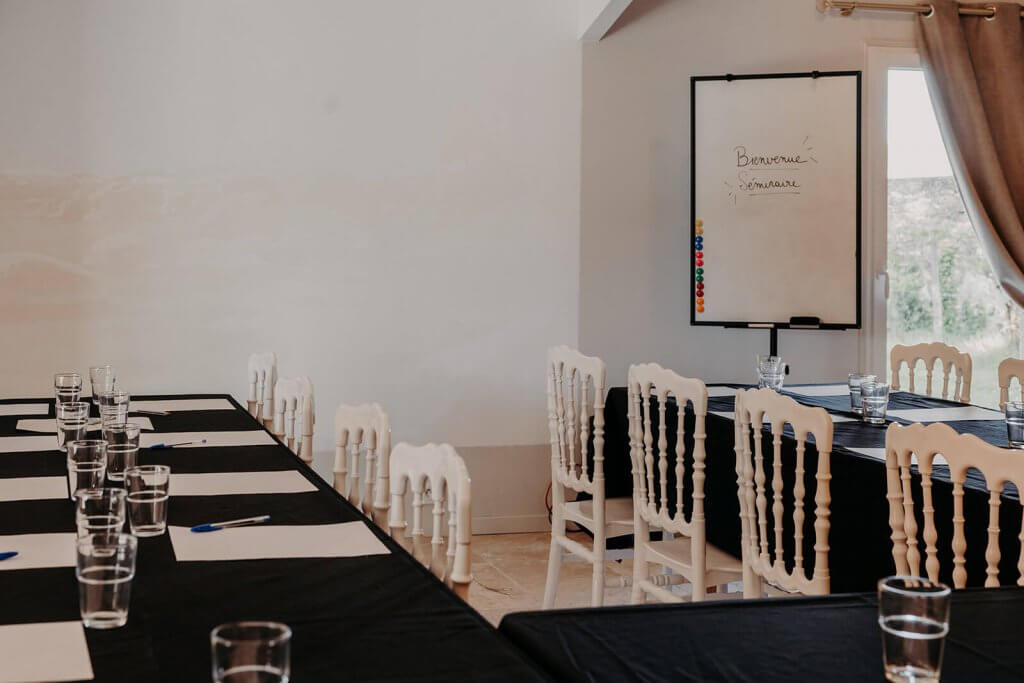 Salle de séminaire disposition en U